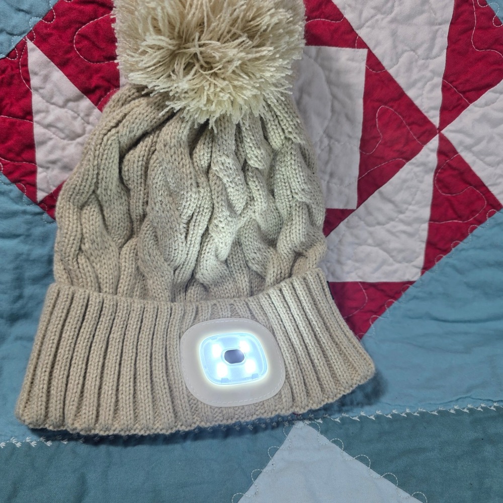 Etsfmoa Beanie Hat Women One Size Beige Cable Knit LED Flashlight Pom Pom